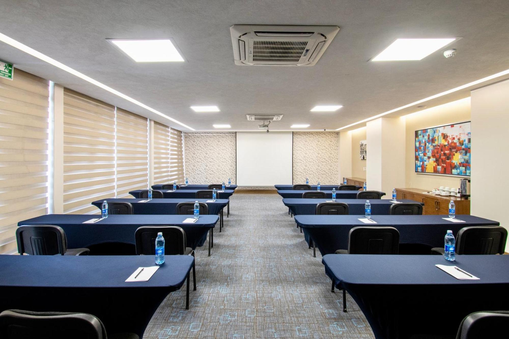 Hotel Velvet Plaza Guadalajara Extérieur photo