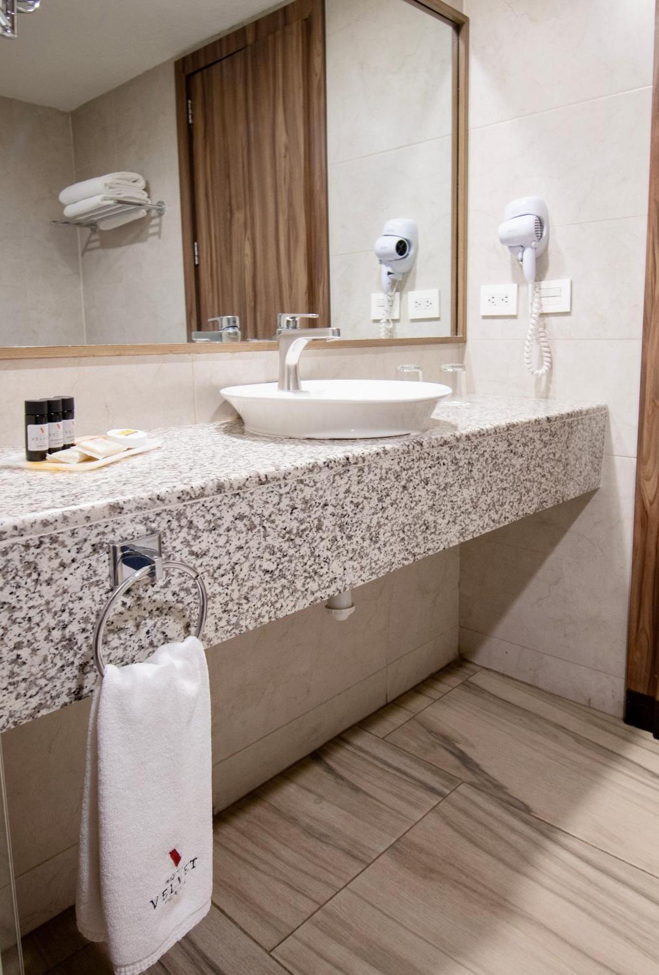 Hotel Velvet Plaza Guadalajara Extérieur photo
